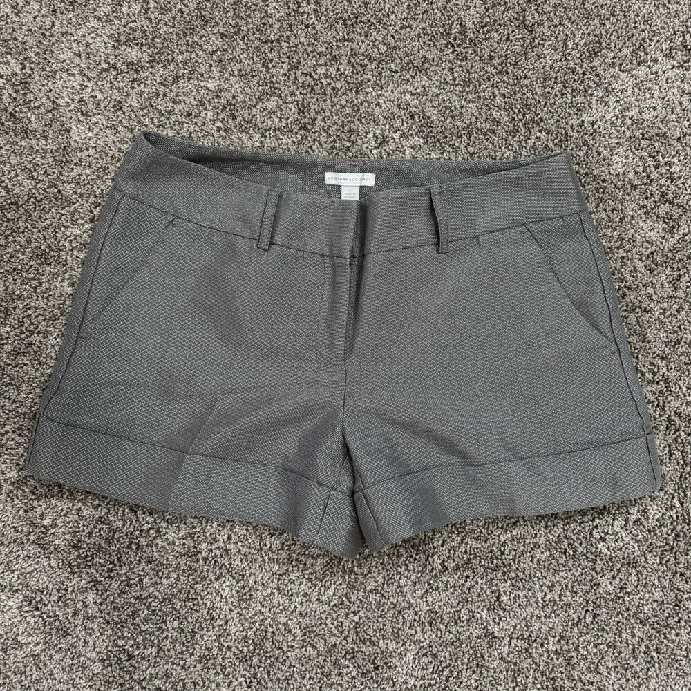 New York & Company Silver Metallic Shiny Lined Dress Shorts Size 8 *GREAT*